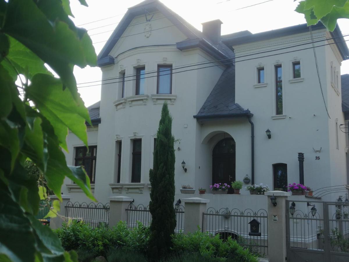 Kuria Apartman Budapest With Free Parking Exterior photo
