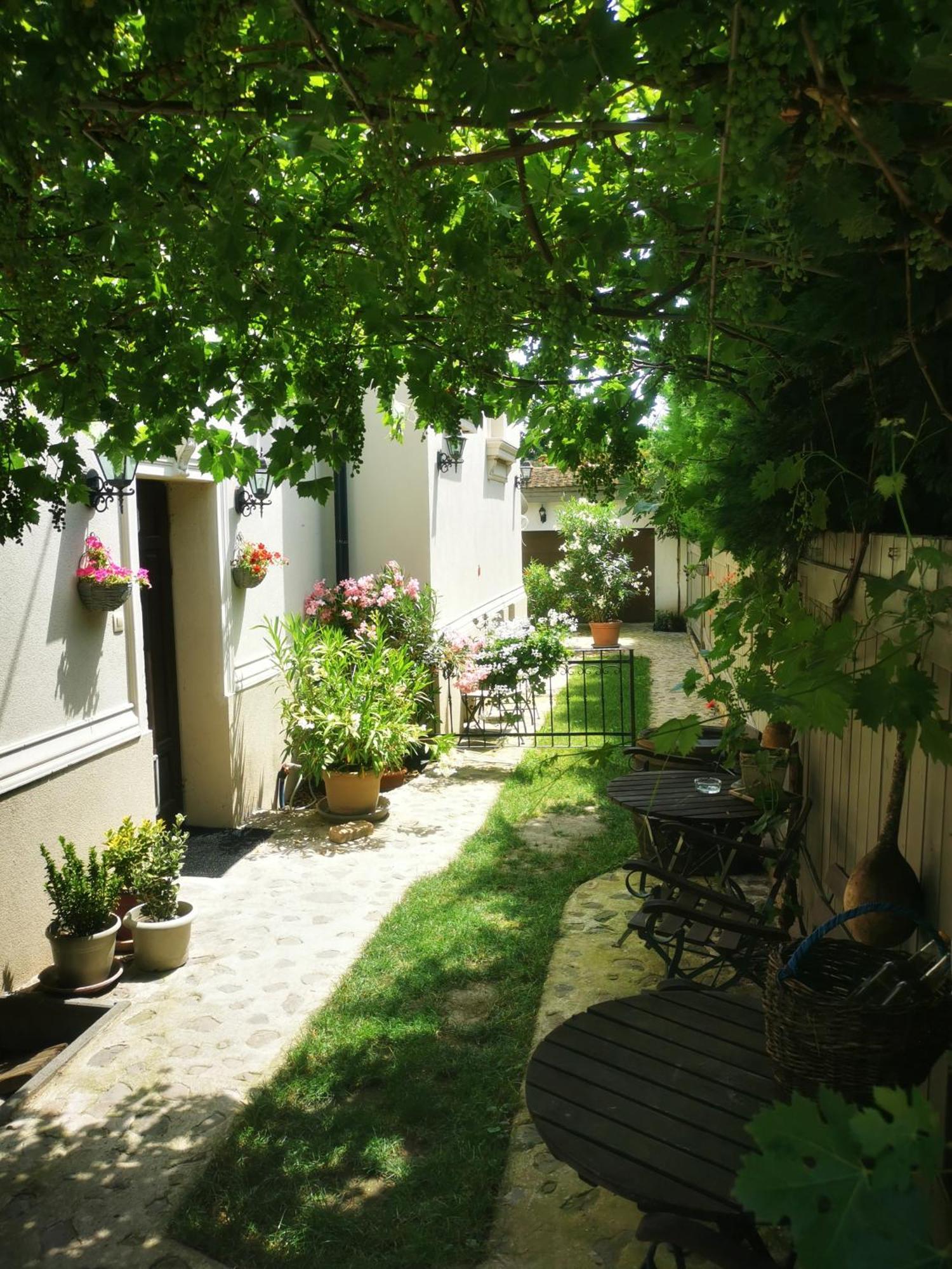 Kuria Apartman Budapest With Free Parking Exterior photo